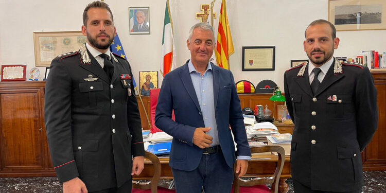 Da sinistra, il Capitano Pietro Barrel, Mario Conoci e il Capitano Michele Marruso