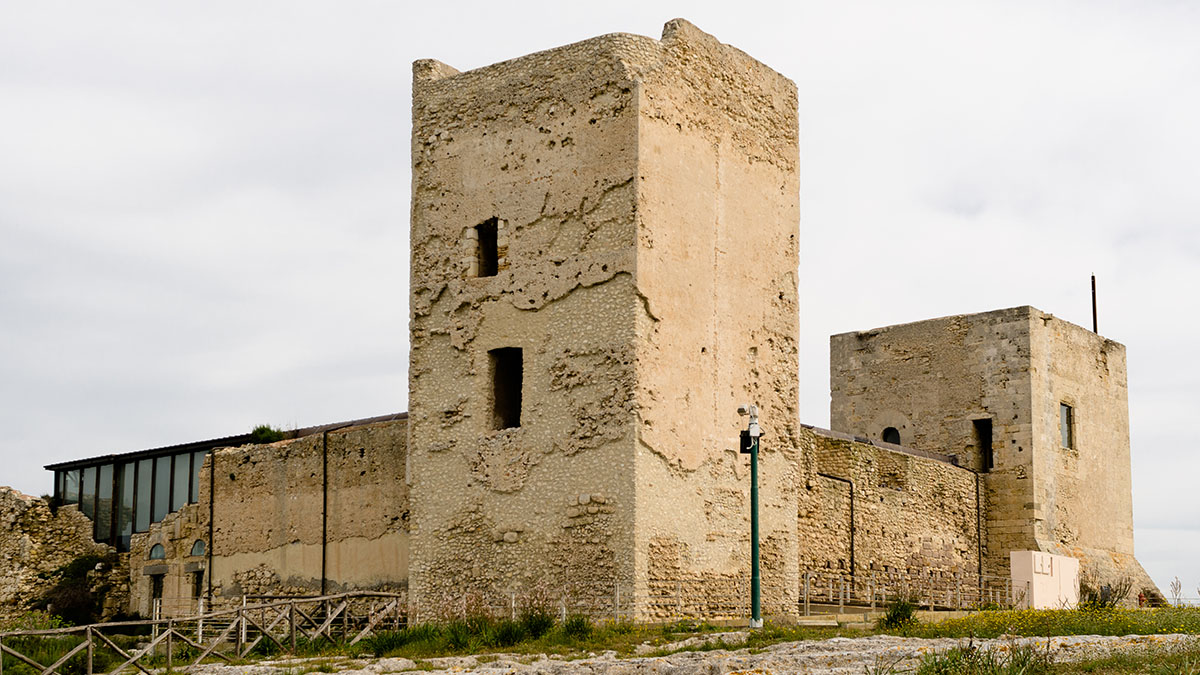Il Castello di San Michele a Cagliari. ? Depositphotos