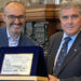 Il sindaco di Cagliari Paolo Truzzu riceve la targa dall'Ammiraglio Giuseppe La Rosa