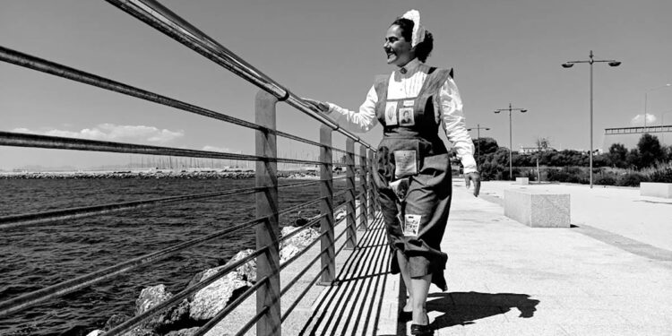 "La Sigaraia a Sant'Elia" Adriana Monteverde. ? Karim Galici