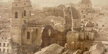 La collegiata di Sant’Anna a Cagliari bombardata nel 1943 durante la Seconda guerra mondiale. 📷 Pagina Facebook Parrocchia