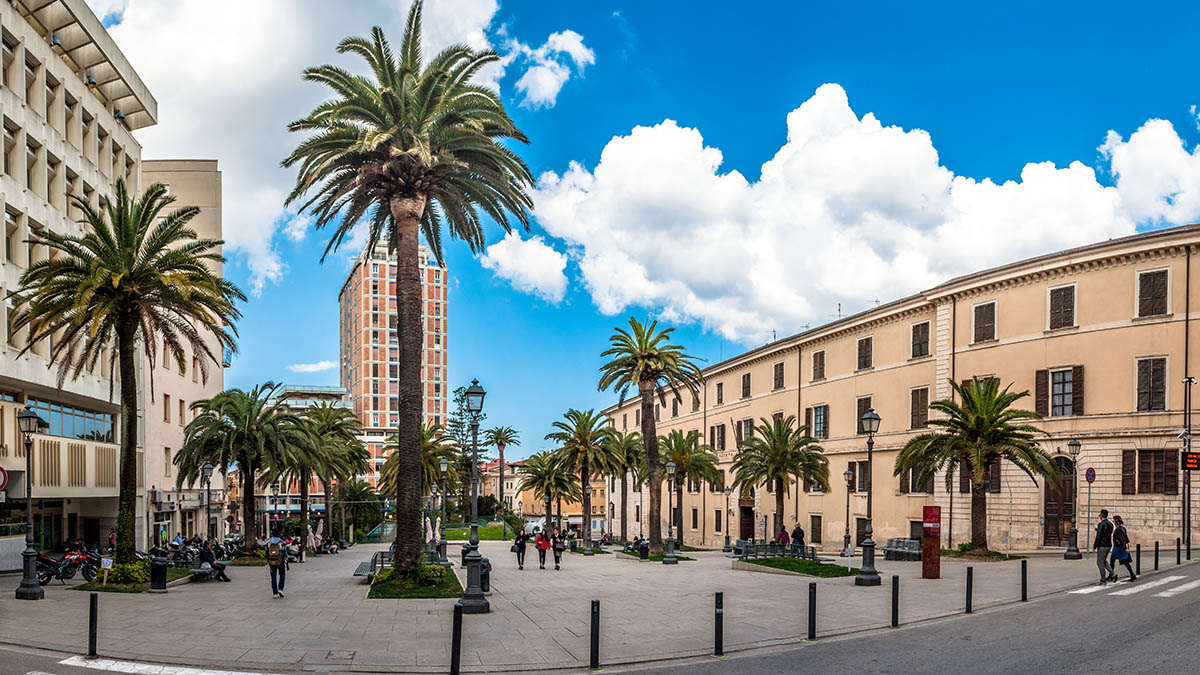 Sassari, Piazza Castello. 📷 Depositphotos