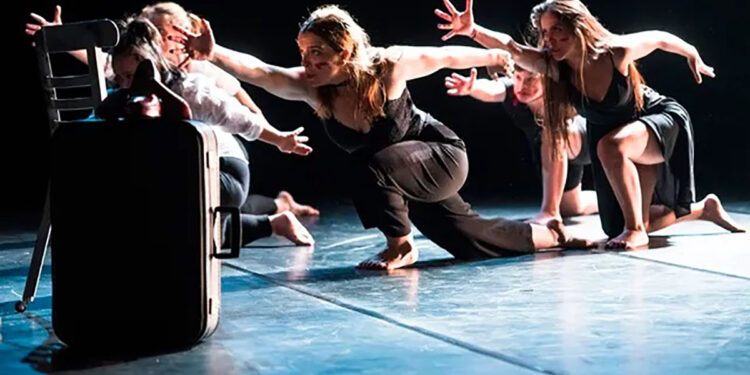 Society. ? Raquel Alvarez