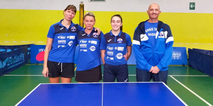 Tennistavolo Sassari - La B femminile col coach Poma