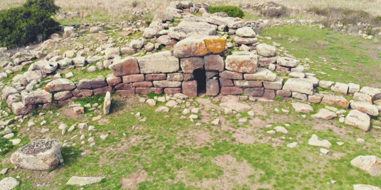 Tomba dei giganti Sa Domu de s’Orcu (Siddi)