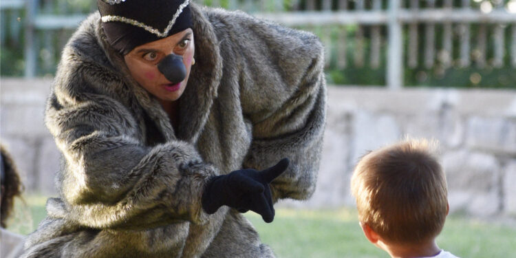 "E se i topolini scoprissero i tombini?" di Abaco Teatro