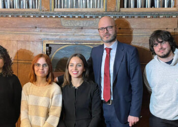 Gli studenti con il maestro Angelo Castaldo