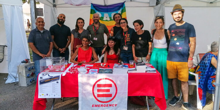 I volontari del Gruppo Emergency di Sassari. ? Facebook