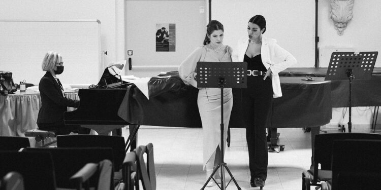 "Musica a Palazzo di Città": Maria Grazia Piccardi e Laura Spano