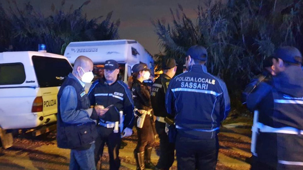Sassari, la Polizia Locale al campo rom