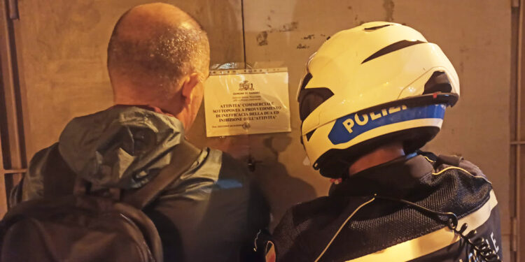 Sassari, sigilli ad un minimarket del Corso