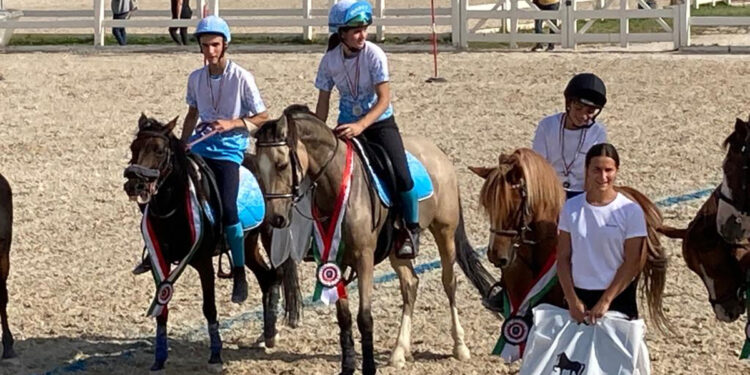 Federico Tamponi (Circolo Ippico La Casa del Colle di Aggius) e Martina Buriani (Pony Club Fiorello del Pradazzo)