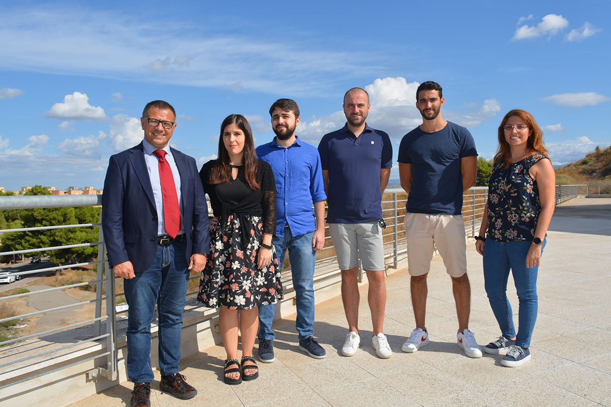 L'Unità di biometria del Diee. Da sinistra, Gian Luca Marcialis, Sara Concas, Simone Maurizio La Cava, Giampaolo Perelli, Marco Micheletto e Giulia Orrù