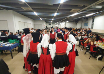Il Gruppo Folk “San Giorgio” di Usini alla mensa universitaria di Sassari