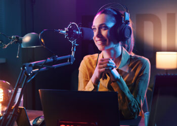 Speaker radiofonico. ? Depositphotos