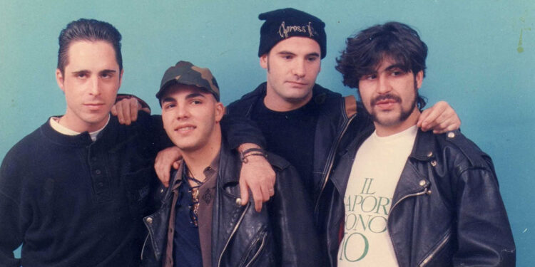 La band degli Askra in una foto ufficiale del 1995