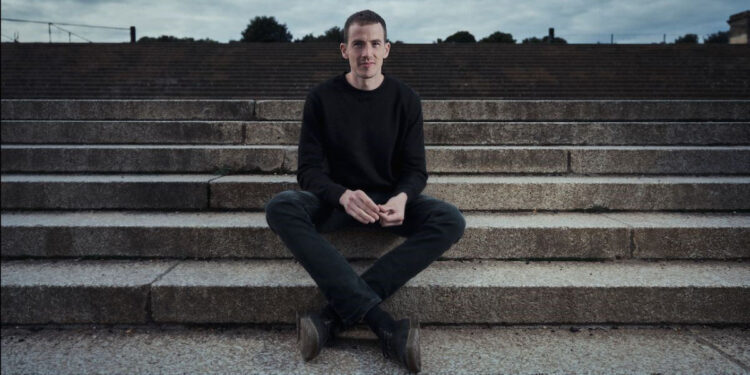 Charlie Cunningham. ? Bennie Curnow