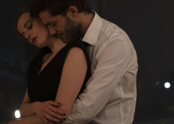 Lorenzo Richelmy e Aurora Giovinazzo in “L’uomo sulla strada”