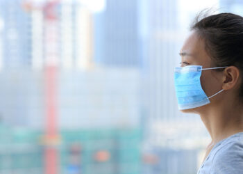 Cinese mascherina. ? Depositphotos