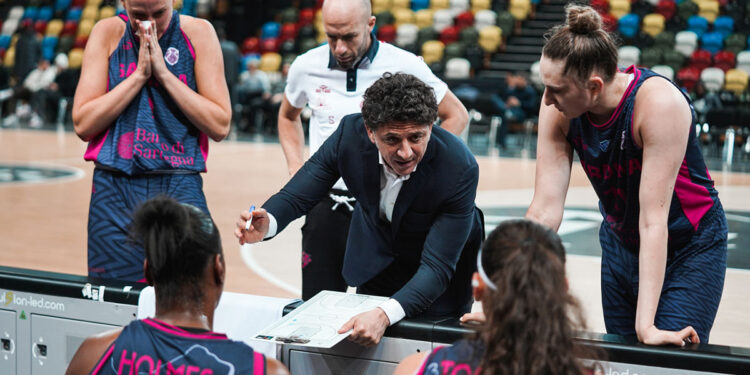 Dinamo Women vs London. ? Fiba