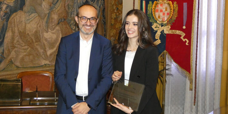 Il sindaco Paolo Truzzu e la danzatrice Carola Puddu