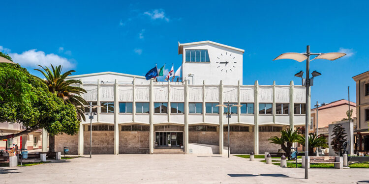 Piazza Umberto I, Comune di Porto Torres. 📷 Adobe Stock