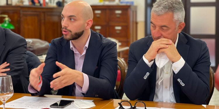 L'Assessore alla Cultura Alessandro Cocco e il sindaco di Alghero Mario Conoci