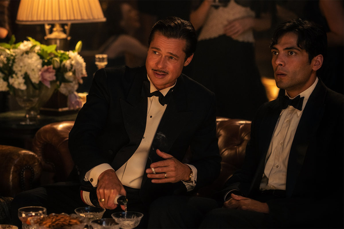 Brad Pitt e Diego Calva in una scena del film “Babylon” di Damien Chazelle