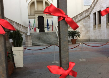 Cagliari, Feminas: fiocchi rossi violenza contro le donne