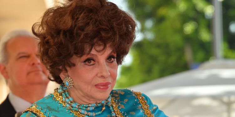 Gina Lollobrigida a Los Angeles per la posa della sua stella sulla “Walk of Fame” di Hollywood. ? Depositphotos