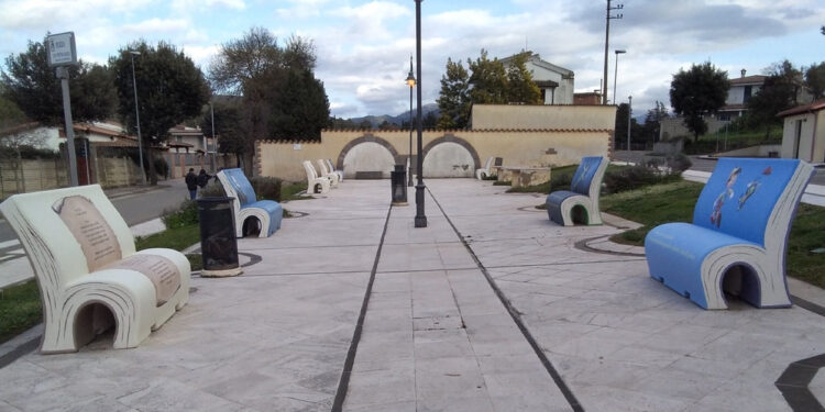 Panchine letterarie a Donori. ? Facebook