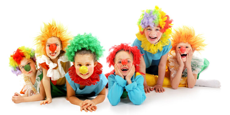 Bambini carnevale. 📷 Depositphotos