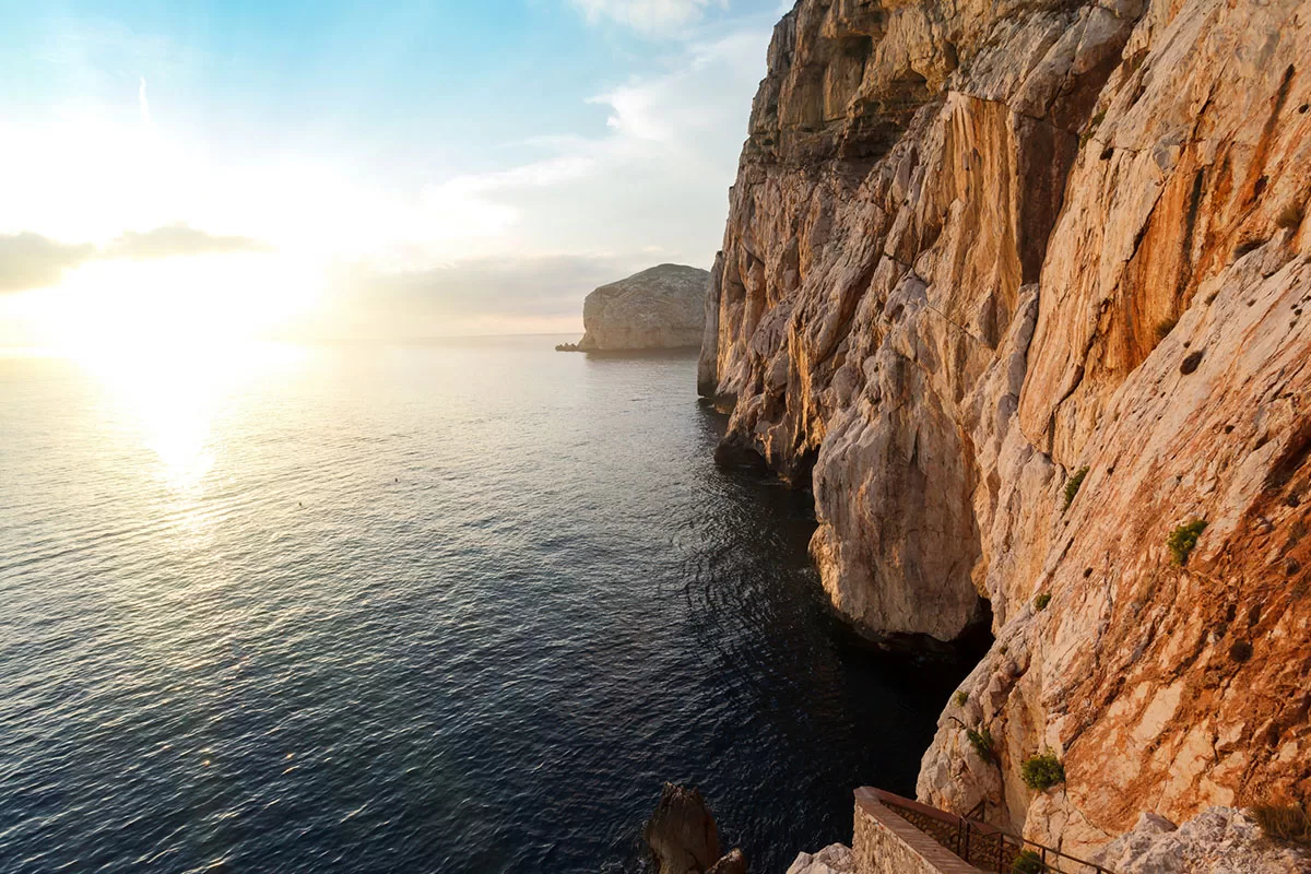 Grotta di Nettuno, parete ingresso grotte. 📷 Mikhail Starodubov