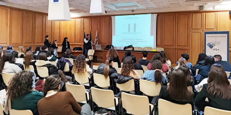 L'incontro dell'ACI Sassari con gli studenti del Liceo Margherita di Castelvì