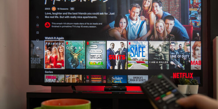 TV e Netflix. ? Depositphotos