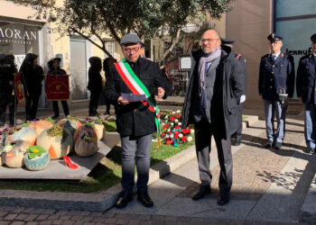 Oristano, il sindaco Sanna e il Prefetto Stelo alla cerimonia in ricordo delle vittime delle foibe