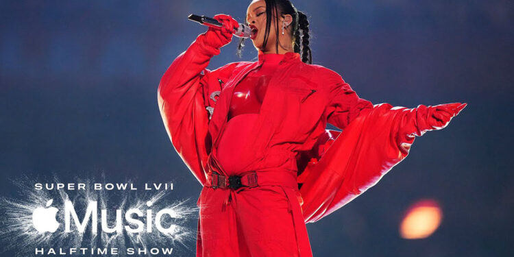 Rihanna al Super Bowl LVII