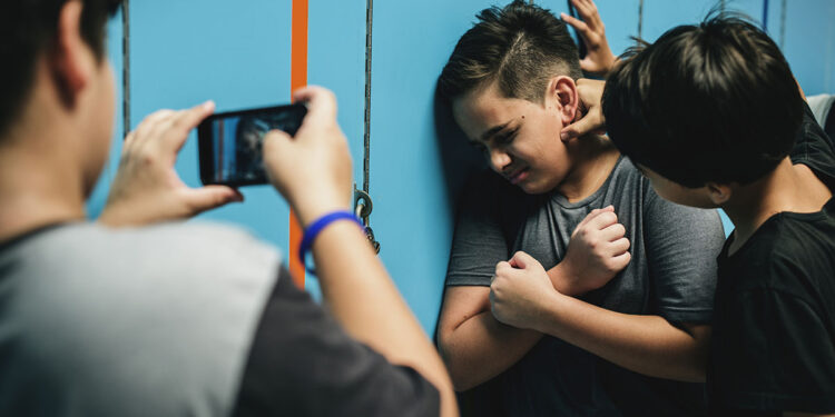 Bullismo. ? Depositphotos