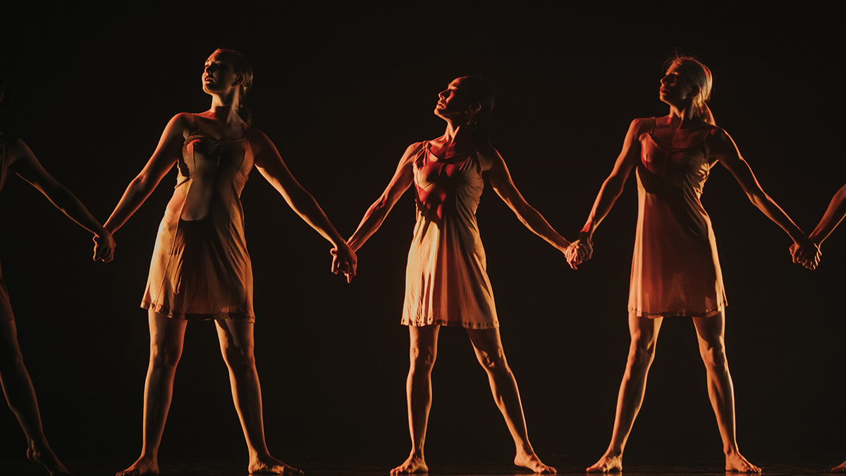 "La Danse & Bolero" della Koresh Dance Company. ? Contigo Photos and Films Smr