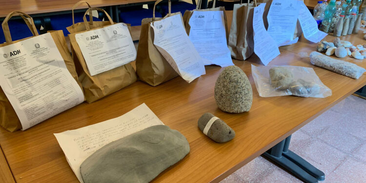 300 kg di sabbia, conchiglie e ciottoli da ricollocare