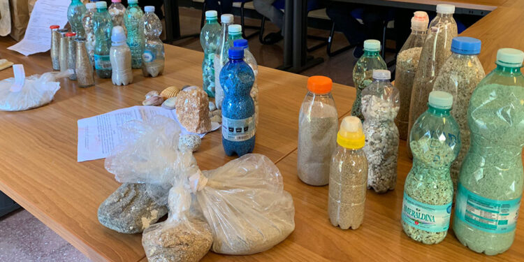 300 kg di sabbia, conchiglie e ciottoli da ricollocare