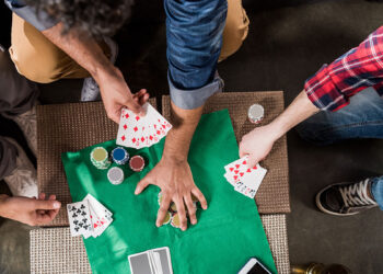 Tavolo da gioco. ? Depositphotos