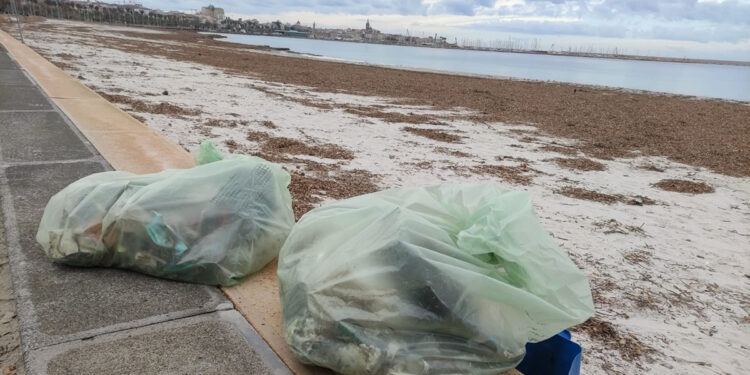 Alghero lavori di pulizia spiagge