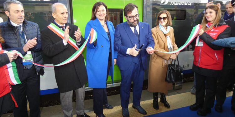 Cagliari, l'assessore Mereu all'inaugurazione del nuovo treno ibrido