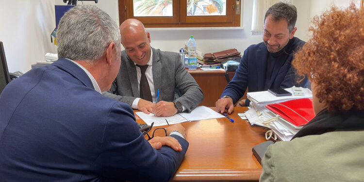 Firmato il contratto per la nuova caserma dei Vigili del Fuoco di Alghero