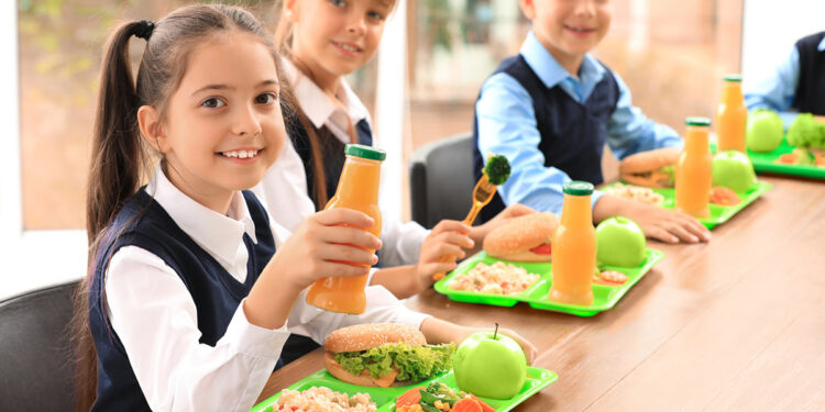 Mensa bambini. ? Depositphotos