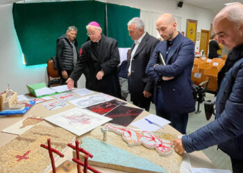 Il Vescovo mons. Mauro Maria Morfino col sindaco Mario Conoci, l'assessore alla Cultura Alessandro Cocco e il vicepresidente della Fondazione Alghero Pier Paolo Carta