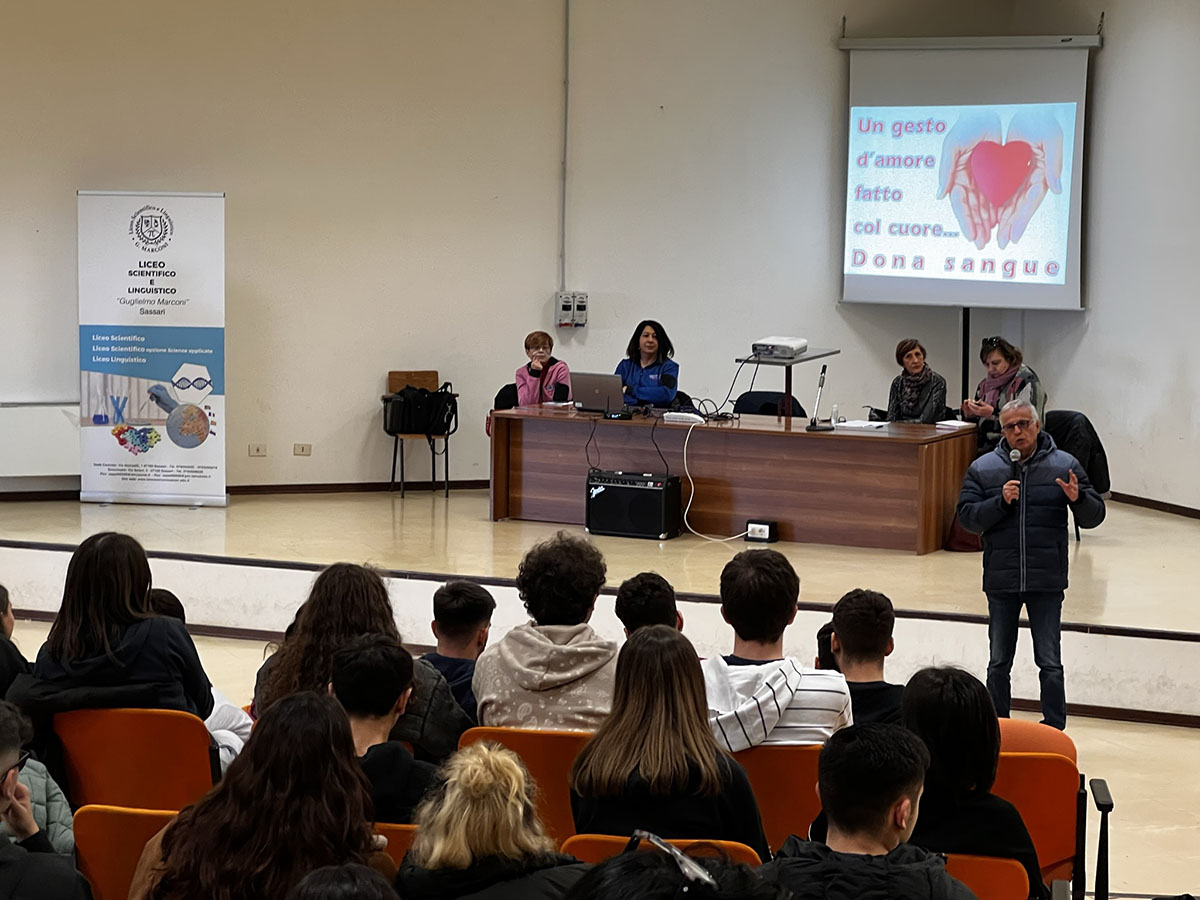 A scuola con l'Avis, studenti liceo scientifico Marconi