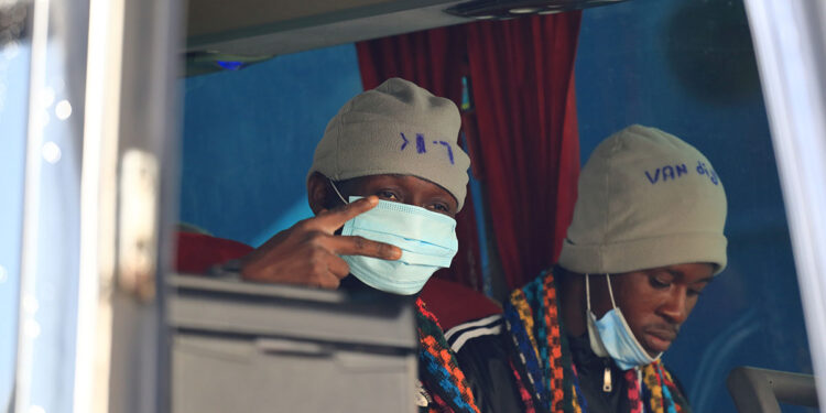 Migranti al porto di Salerno. ? Depositphotos