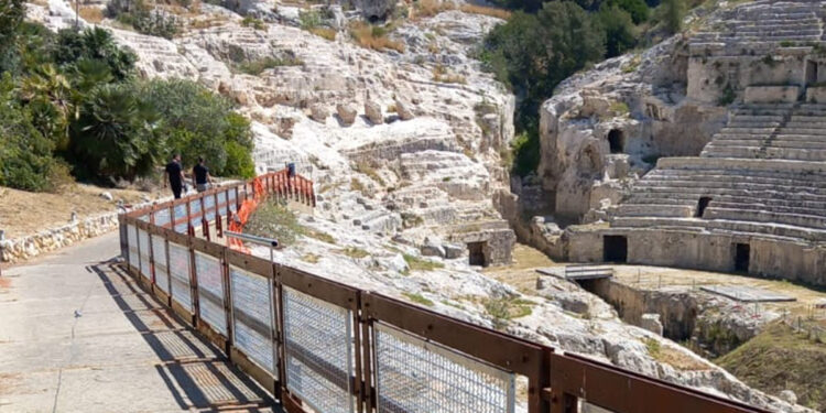 Cagliari, la rampa di accesso all'Anfiteatro Romano